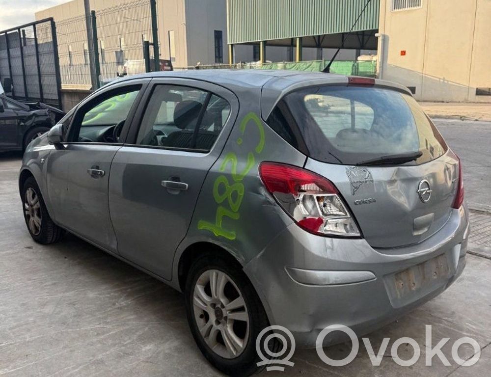 Opel Corsa D Polttoainesäiliön pumppu 
