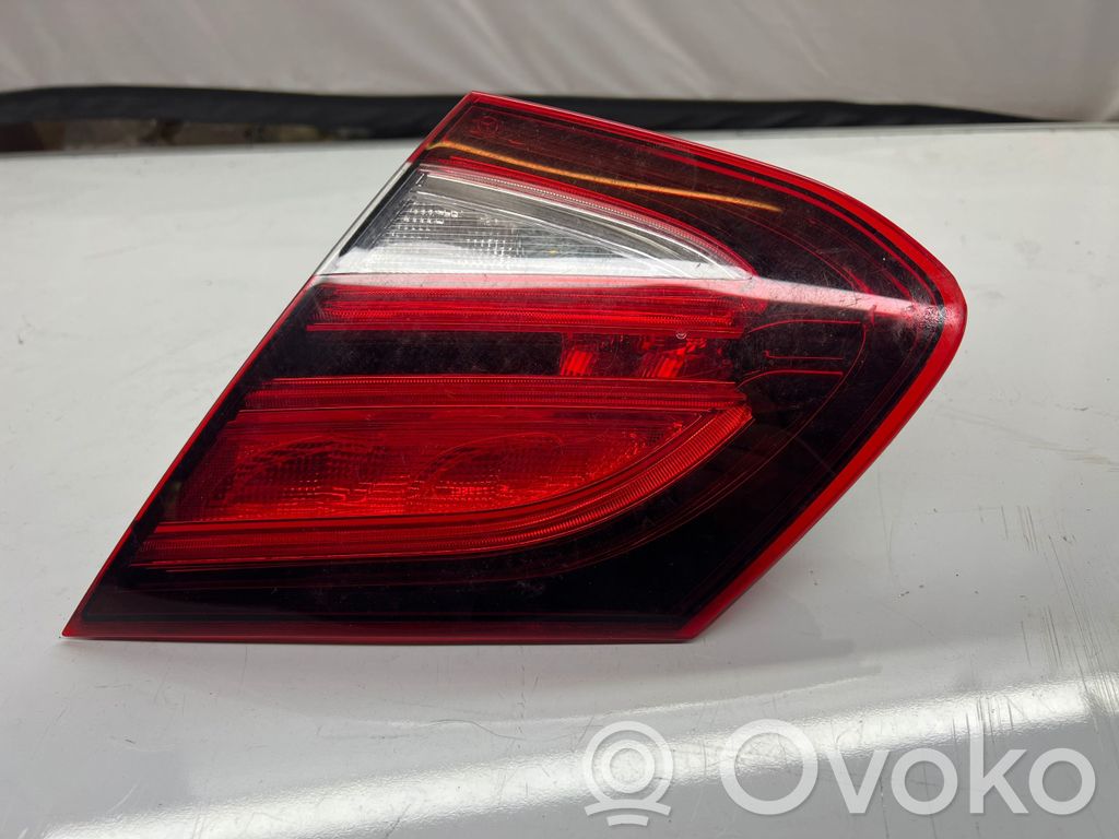 Mercedes-Benz C W205 Lampy tylnej klapy bagażnika 