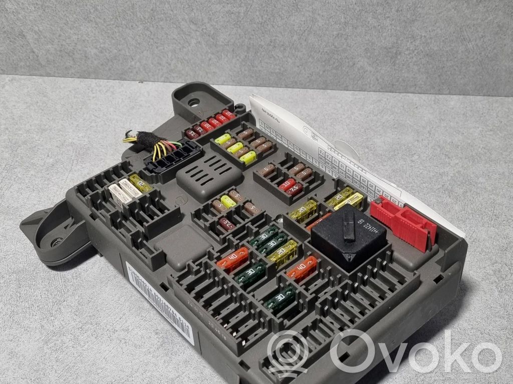 BMW X5 E70 Fuse module 