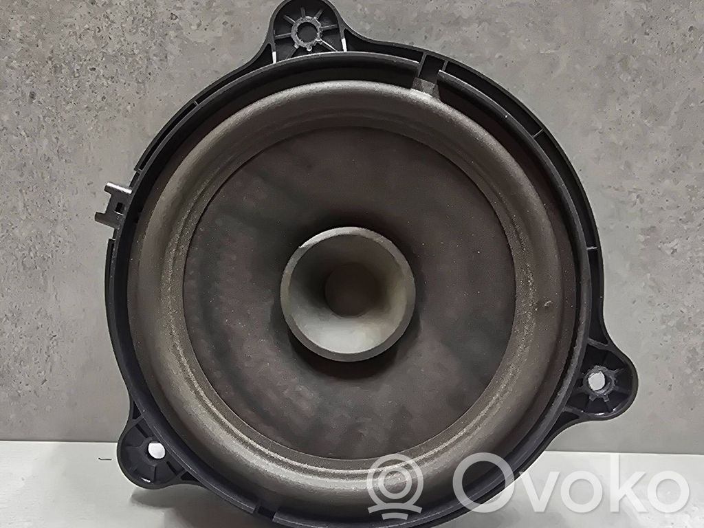 Nissan Qashqai Front door speaker 