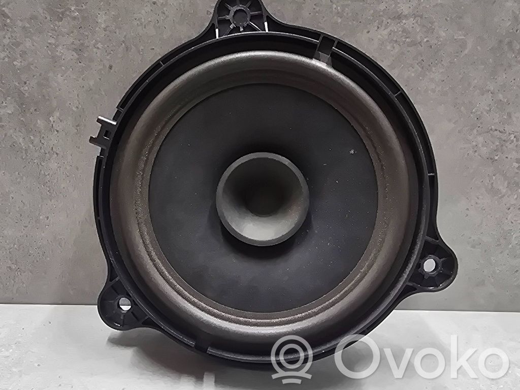 Nissan Qashqai Front door speaker 