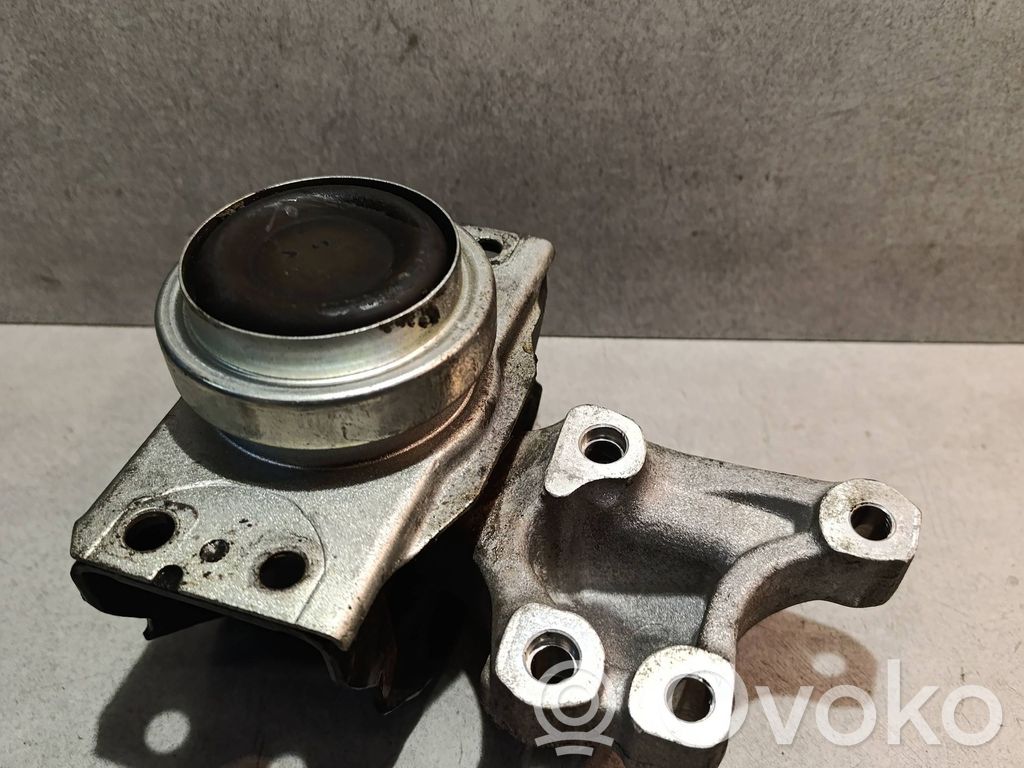 Engine mount bracket   1015086290222