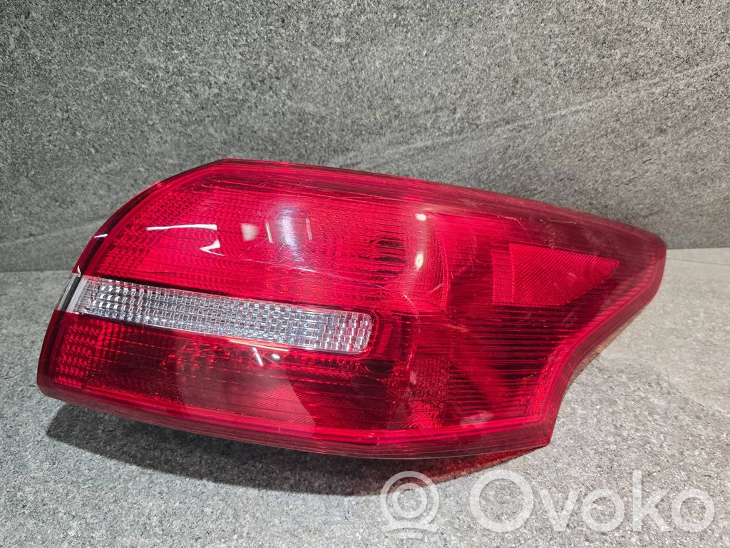 Ford Focus Aizmugurējais lukturis virsbūvē 