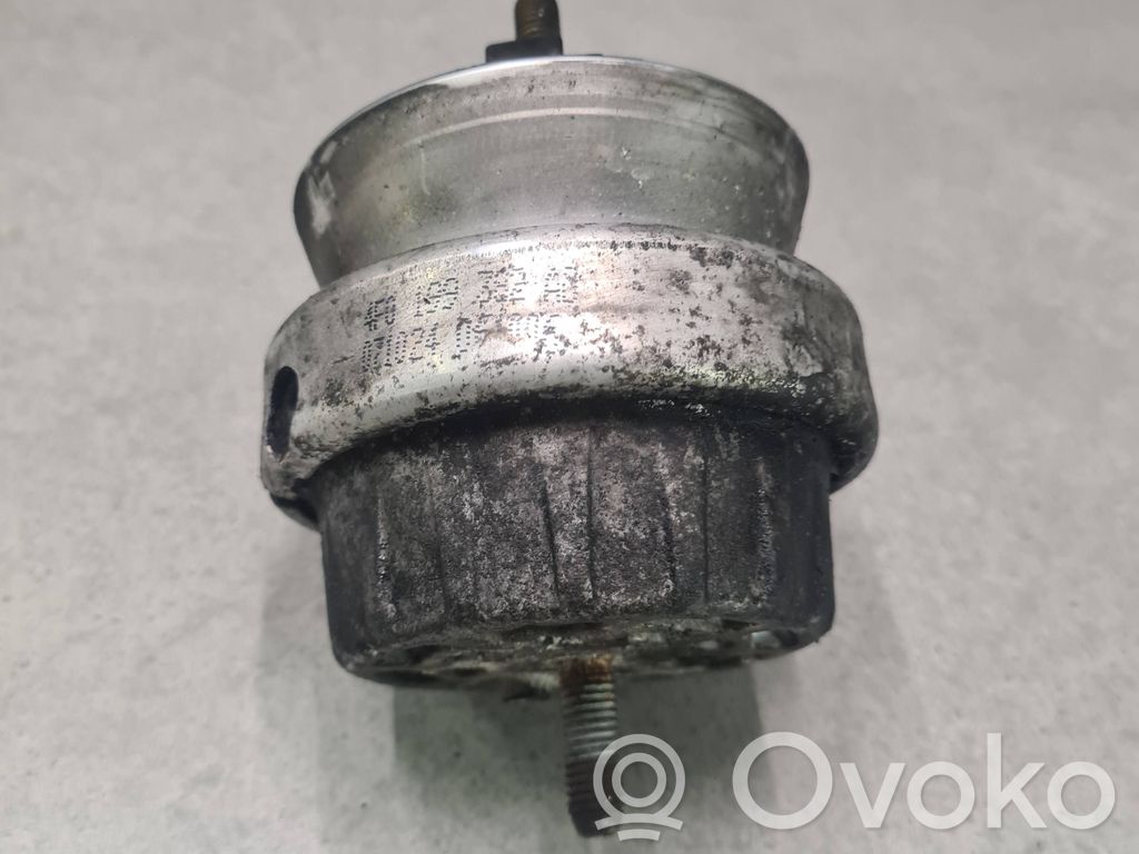 Audi A6 S6 C6 4F Engine mount bracket 
