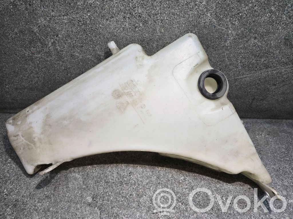 Audi A4 S4 B8 8K Zbiornik płynu do spryskiwaczy szyby przedniej / czołowej 