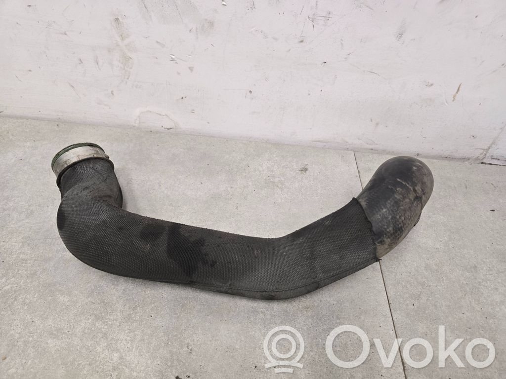 Volkswagen Touareg II Intercooler hose/pipe 