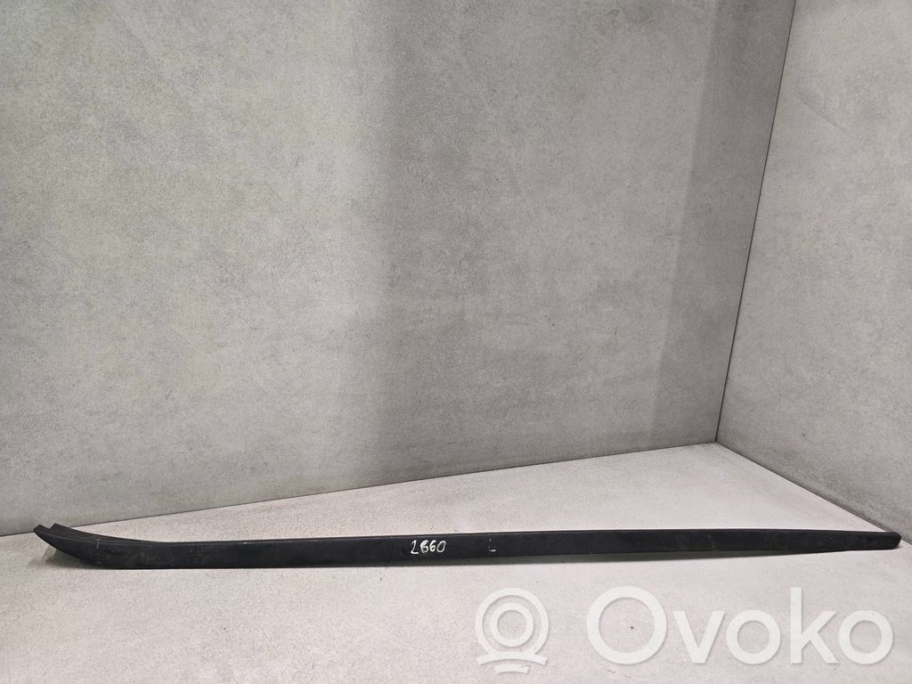 Volkswagen PASSAT B8 Windshield trim 
