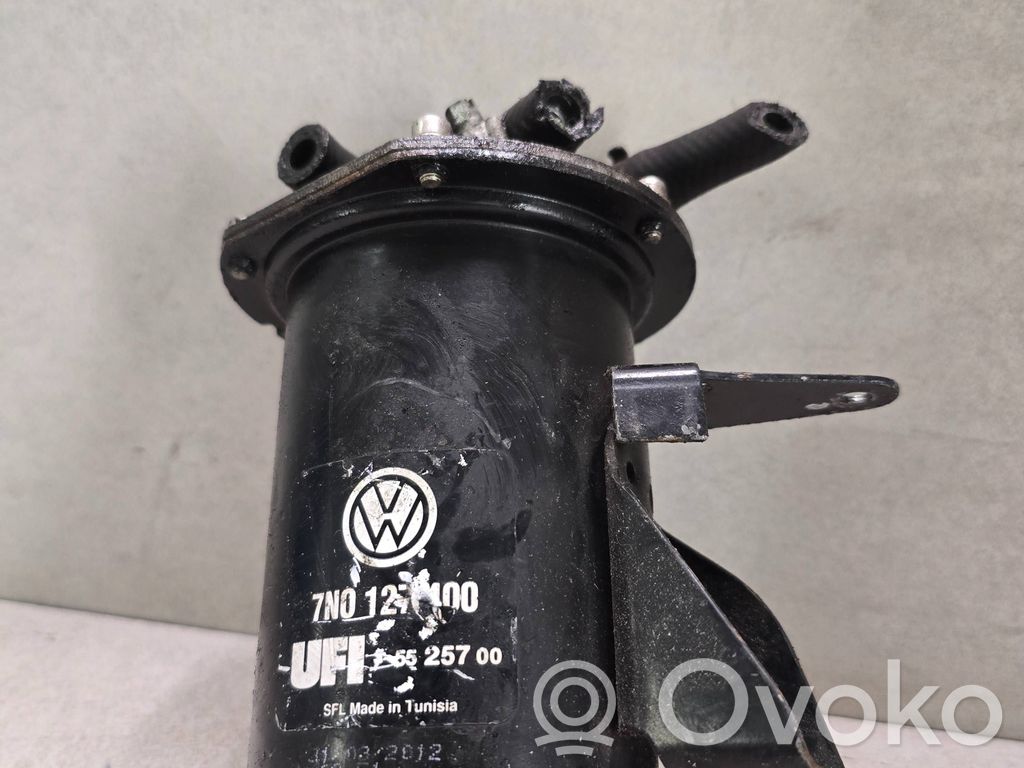 Volkswagen PASSAT B7 Obudowa filtra paliwa 