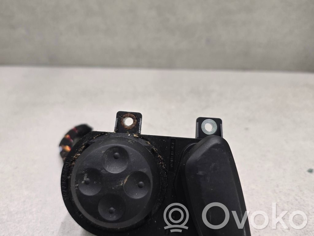 Volkswagen PASSAT B7 Seat control switch 