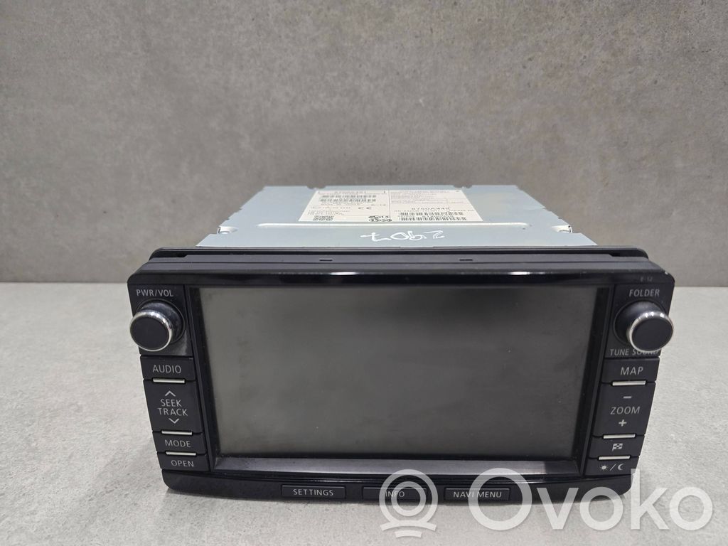 Mitsubishi Outlander Radio/CD/DVD/GPS head unit 