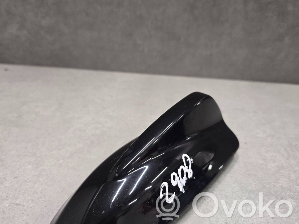 Volvo V40 Cross country GPS-pystyantenni 