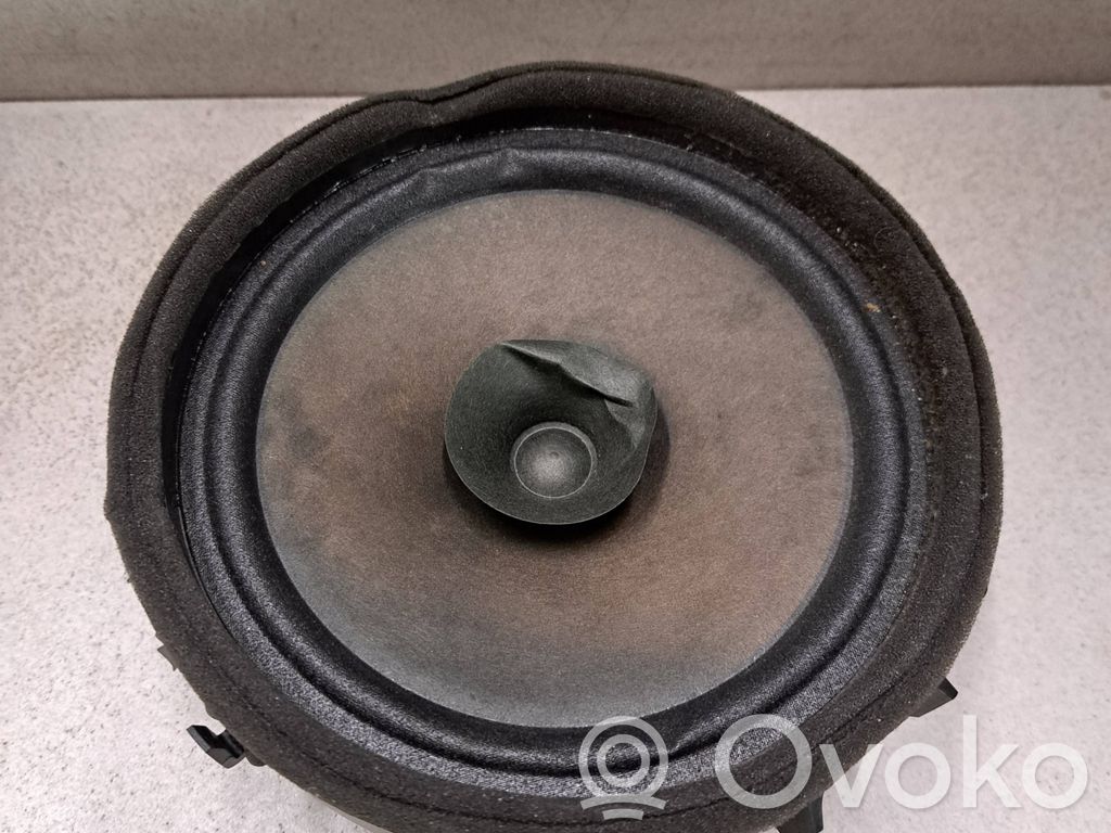 Mitsubishi Outlander Front door speaker 