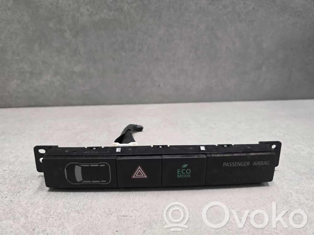Mitsubishi Outlander Hazard light switch 