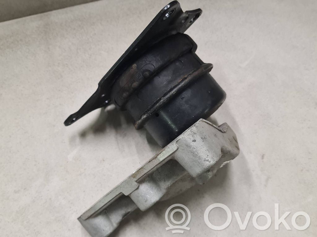Volkswagen Polo V 6R Engine mount bracket 