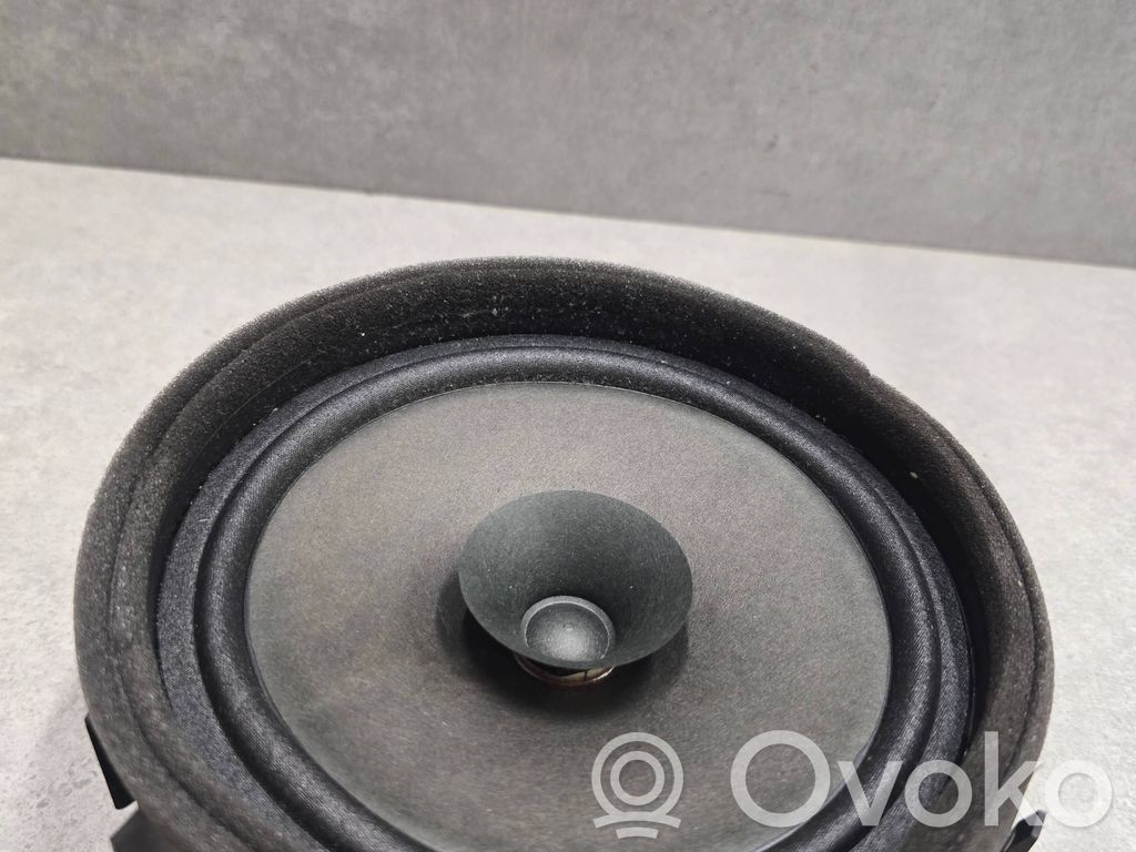 Mitsubishi Outlander Front door speaker 