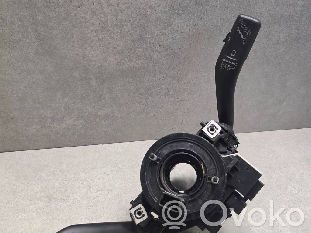 Volkswagen Golf VI Wiper turn signal indicator stalk/switch 