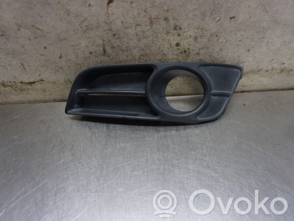 Toyota Corolla E120 E130 Kratka dolna zderzaka przedniego 