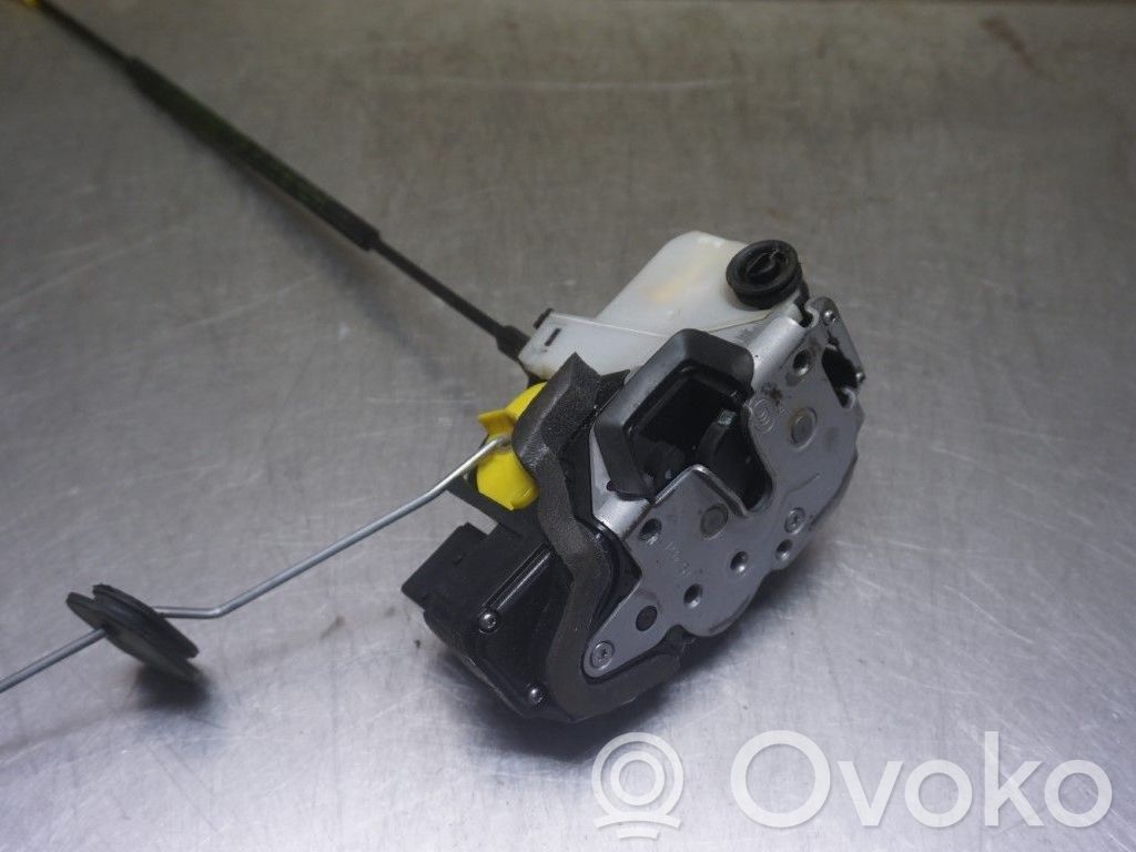 Opel Astra J Zamek drzwi tylnych 