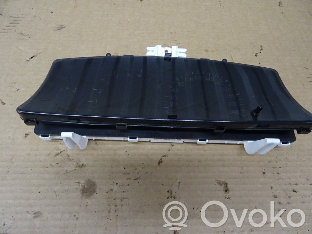 Toyota Corolla Verso E121 Speedometer (instrument cluster) 