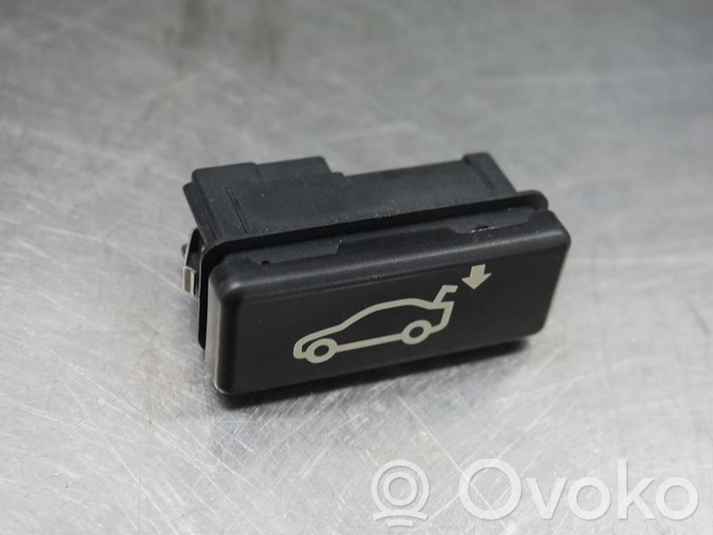 Tailgate/boot open switch button   61318375580,153842,8375580