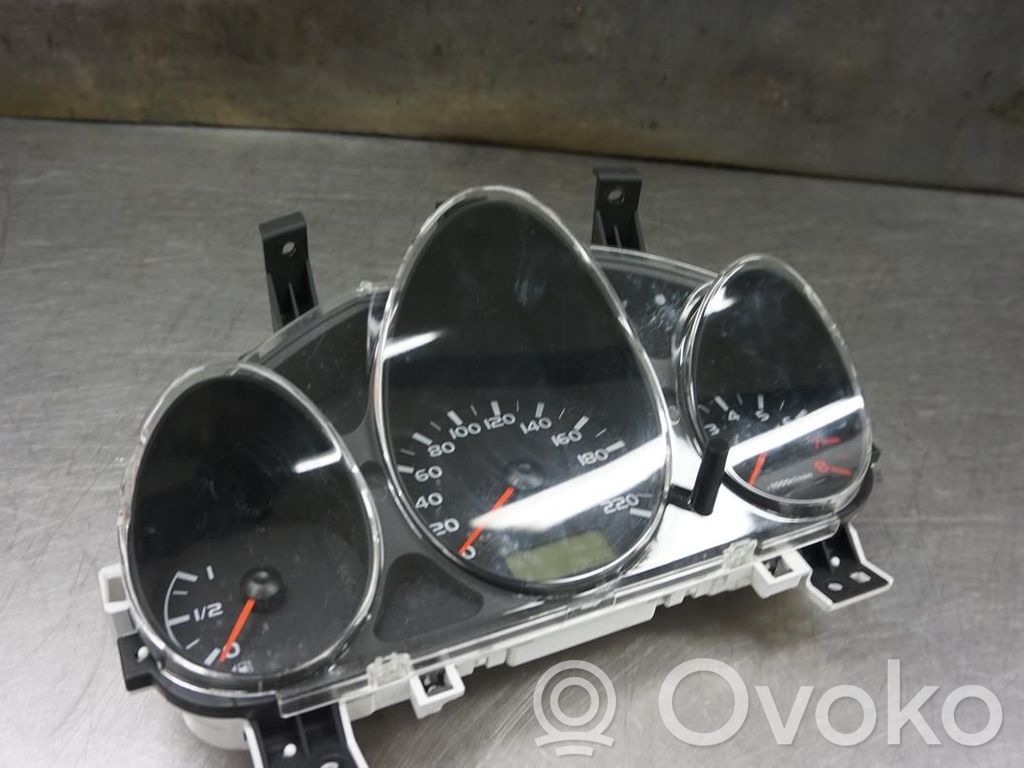 Mitsubishi Colt Geschwindigkeitsmesser Cockpit 