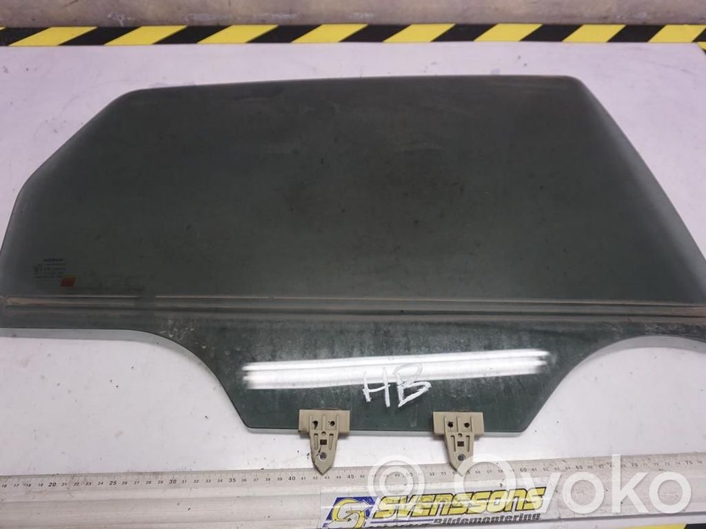 Nissan Qashqai+2 Vitre de fenêtre porte arrière 