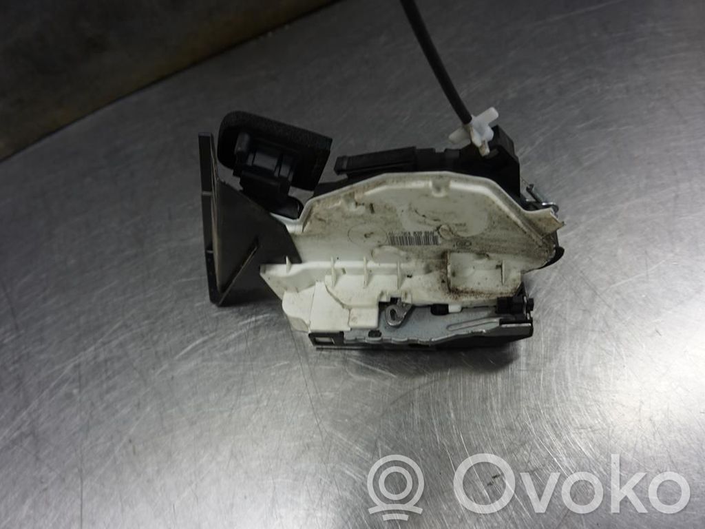 Skoda Yeti (5L) Front door lock 