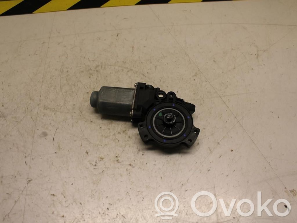 Mercedes-Benz C W204 Silnik regulatora szyby drzwi przednich 