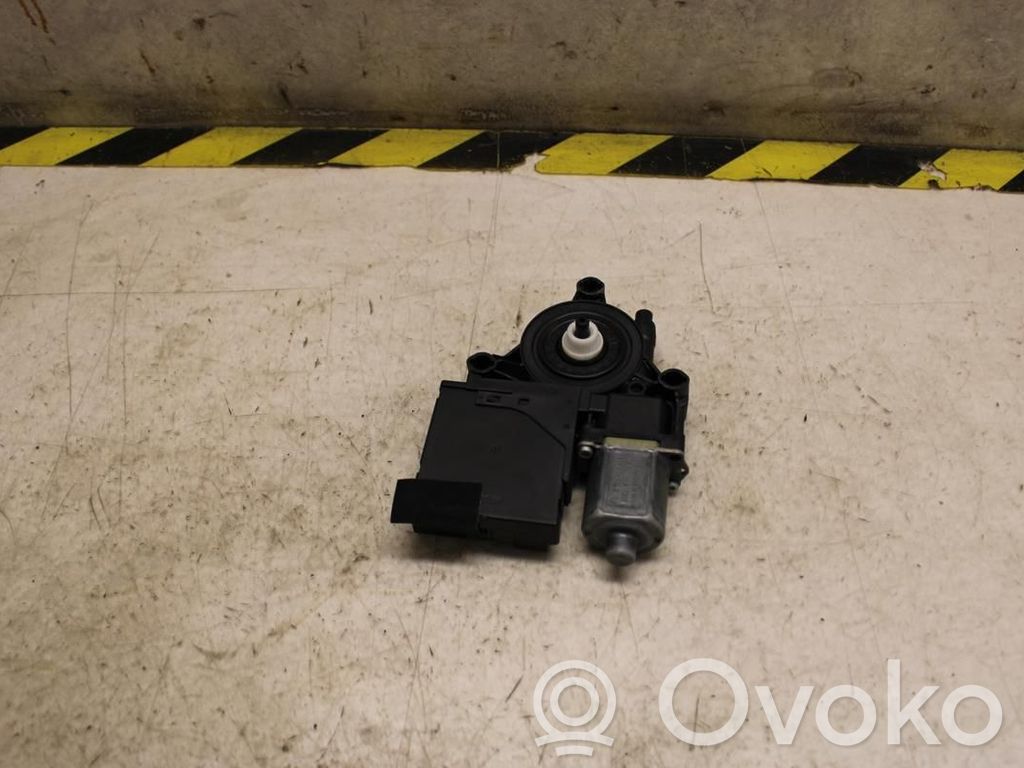 Volkswagen PASSAT B6 Priekinio lango pakelėjo varikliukas 