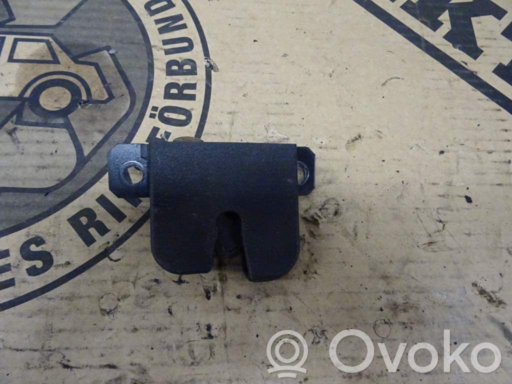 Volkswagen PASSAT B5.5 Tailgate/trunk/boot lock/catch/latch 