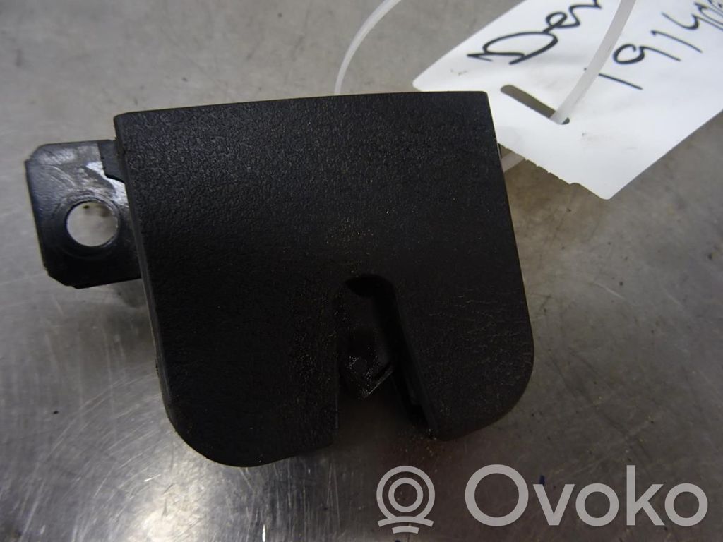 Volkswagen PASSAT B5.5 Tailgate/trunk/boot lock/catch/latch 