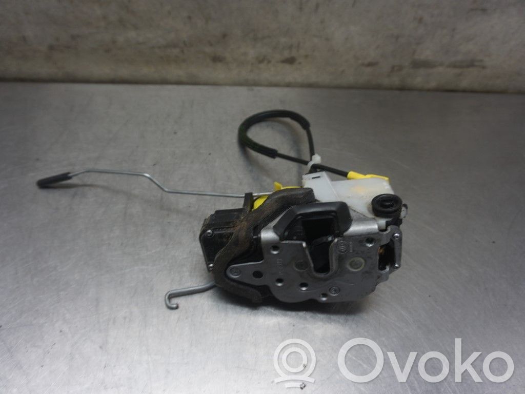 Opel Astra J Zamek drzwi tylnych 