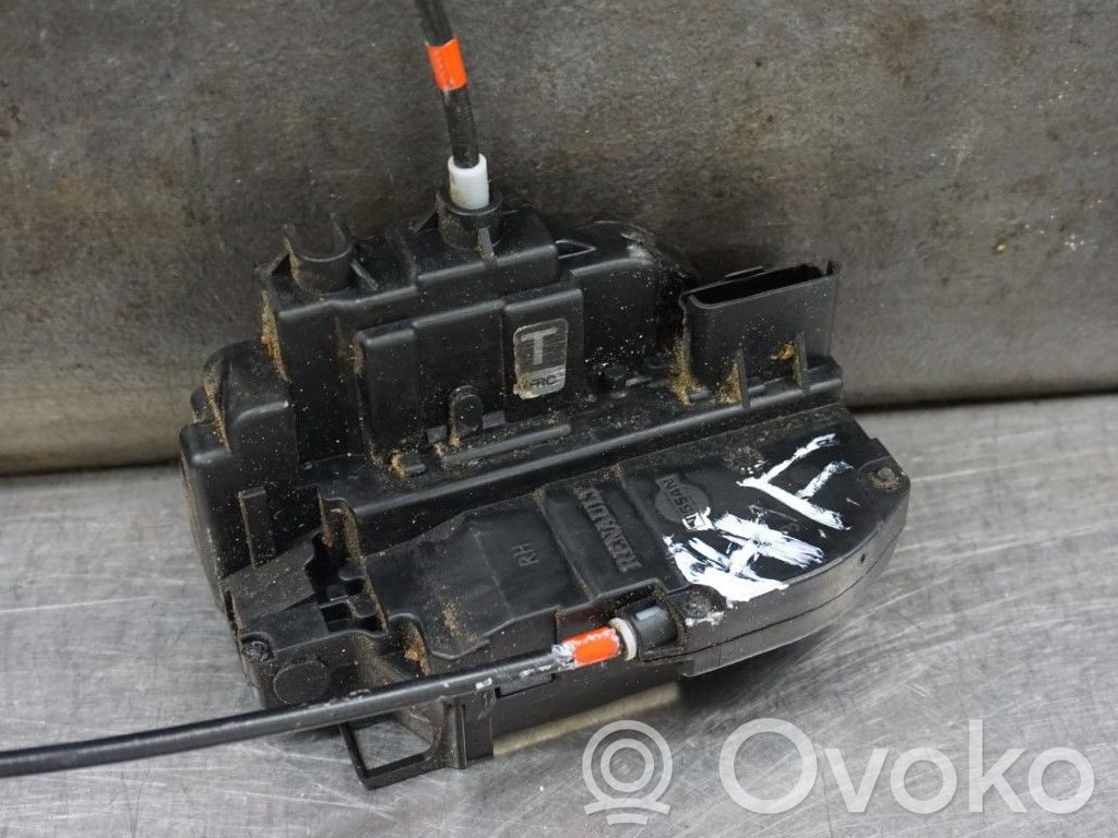 Nissan Note (E11) Front door lock 