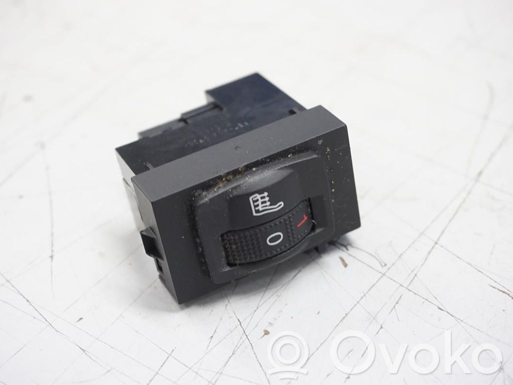 Peugeot 308 Seat heating switch 