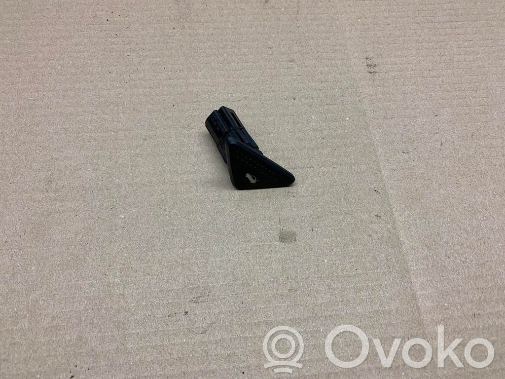 Ford Focus Tailgate/boot open switch button 