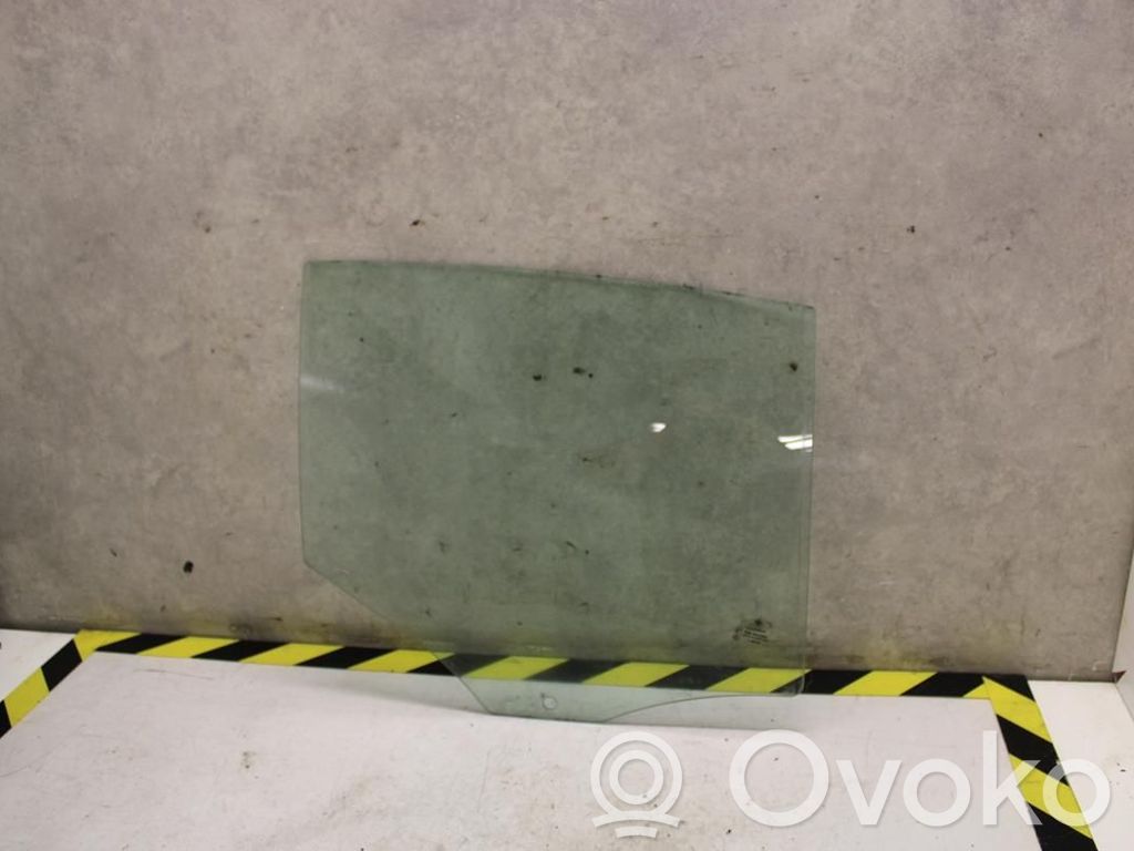 BMW 1 E81 E87 Rear door window glass 