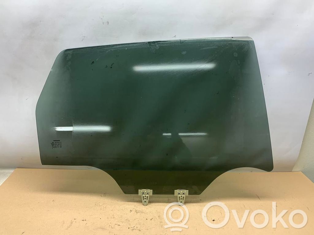 Nissan Qashqai+2 Vitre de fenêtre porte arrière 