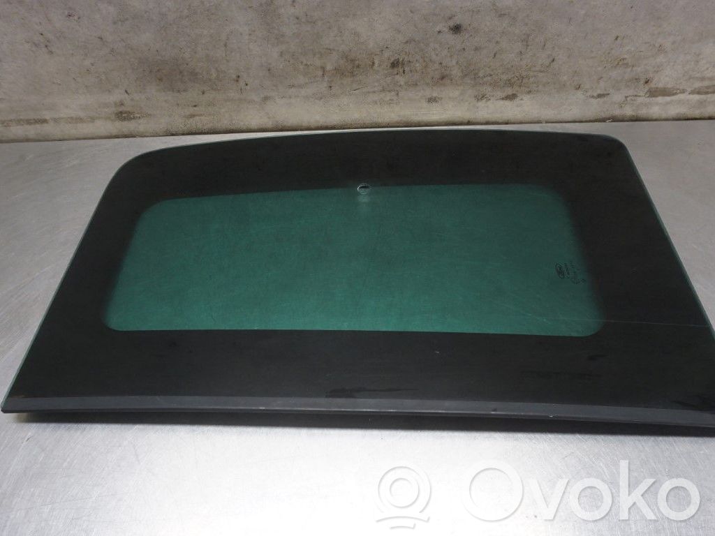 Rear side window   1801556,206379
