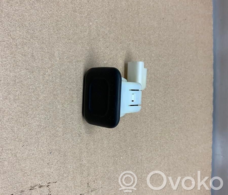 Tailgate/boot open switch button   6490RZ,233796
