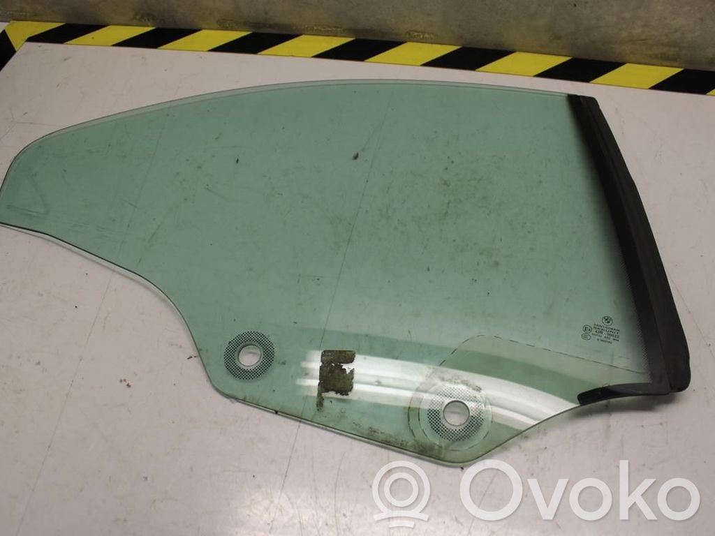 Vidrio lateral trasero   51377128386,154205