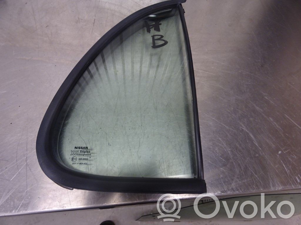 Nissan Micra Ventanilla de ventilación de la puerta trasera 