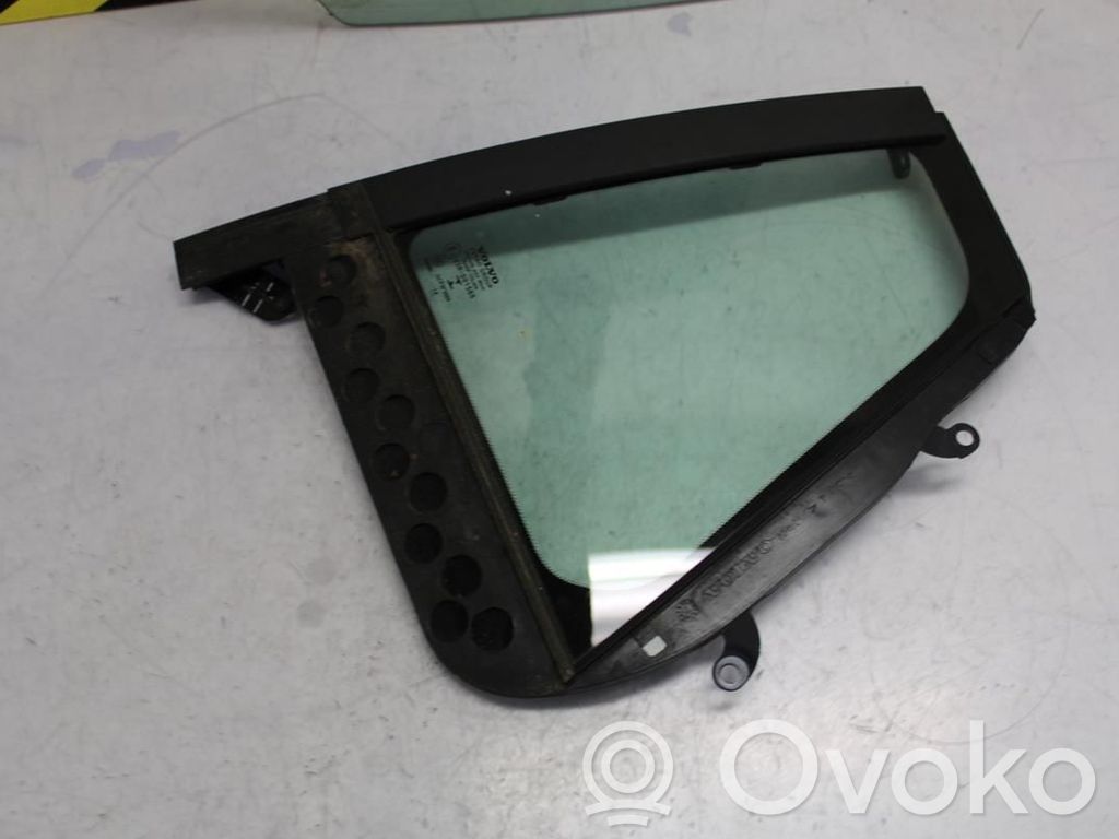Ventanilla de ventilación de la puerta trasera   31385450,N051411