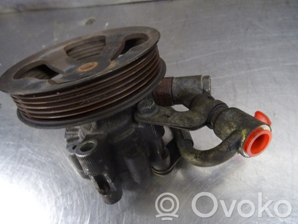 Toyota Corolla E110 Ohjaustehostimen pumppu 