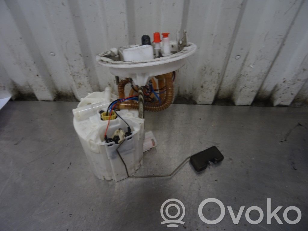 Audi A4 S4 B8 8K Degvielas sūknis 
