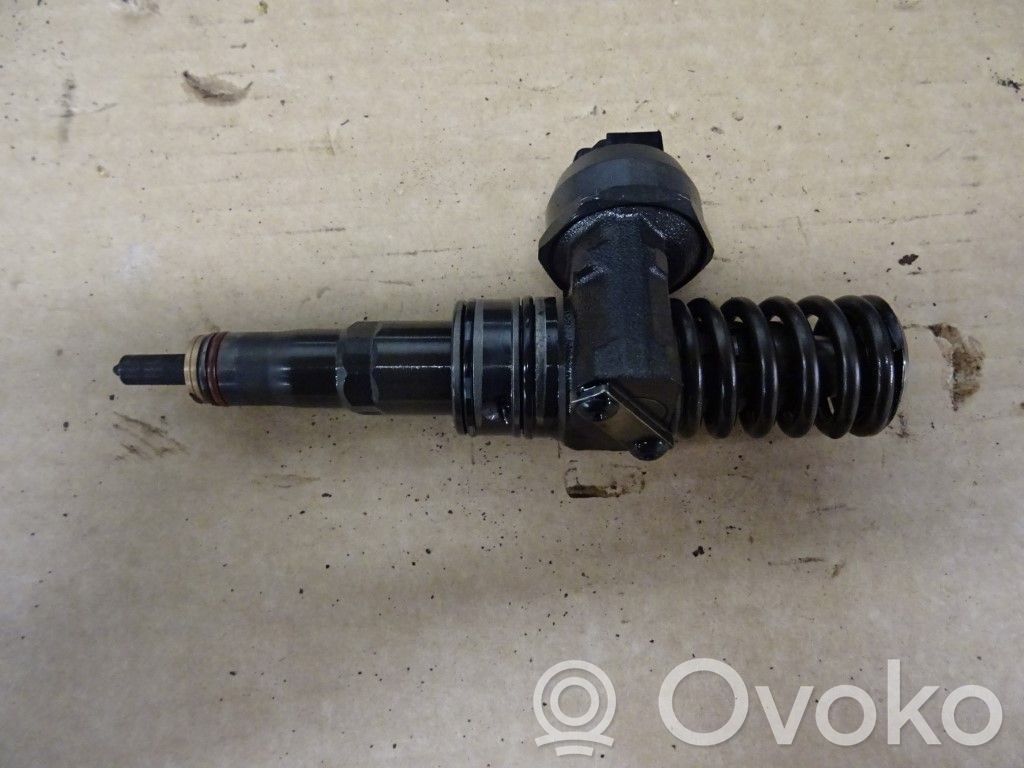 Inyector de combustible   038130073BN,173001,038130073BL