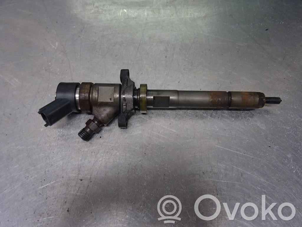 Inyector de combustible   1980Y0,173042,00001980F0