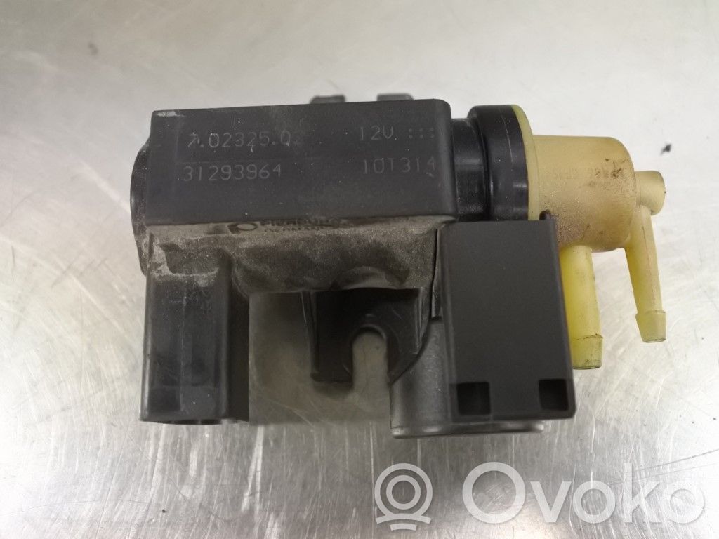 Volvo XC70 Supapă vacuum 