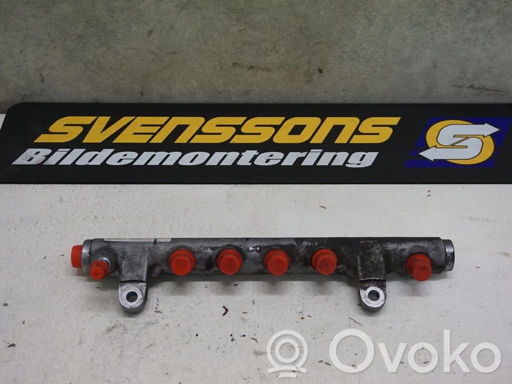 Audi A6 S6 C6 4F Listwa wtryskowa 