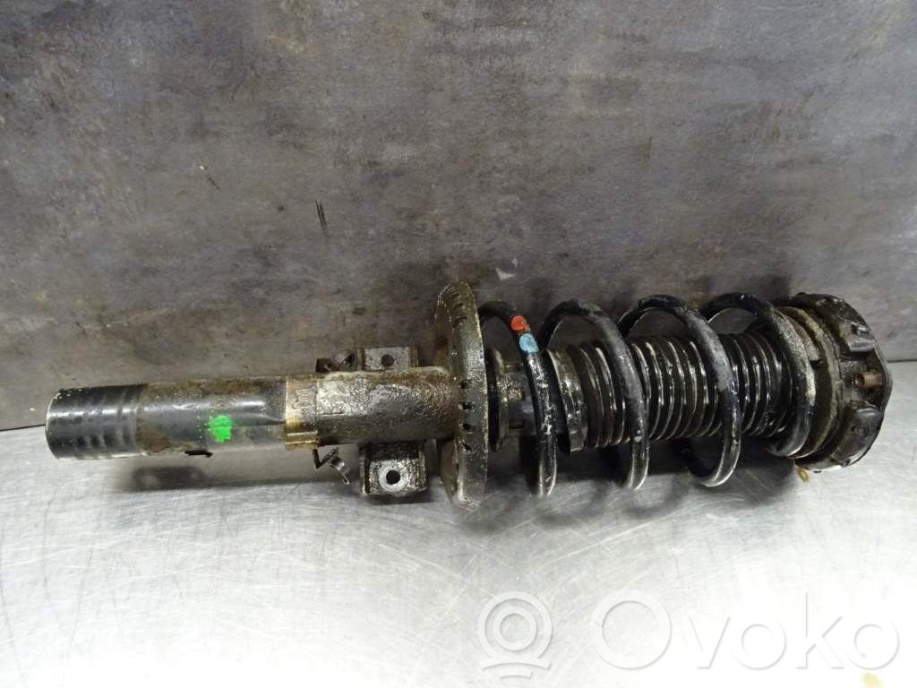 Volkswagen Polo IV 9N3 Front shock absorber with coil spring 