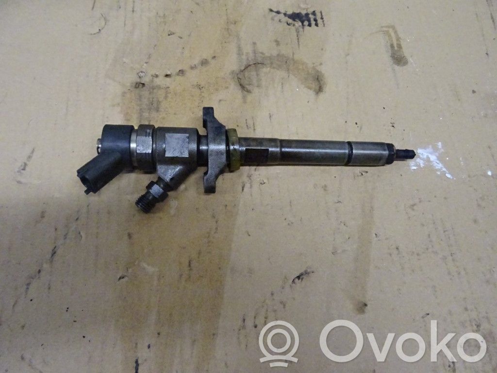 Inyector de combustible   1326820,172962